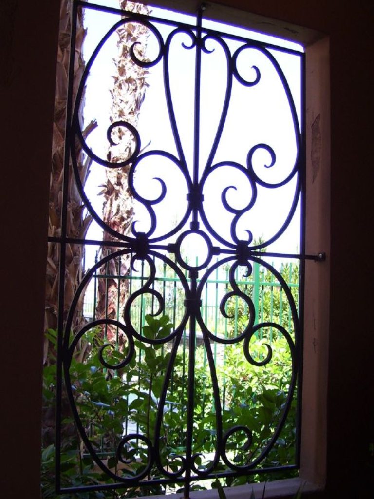Scrollwork WG0016